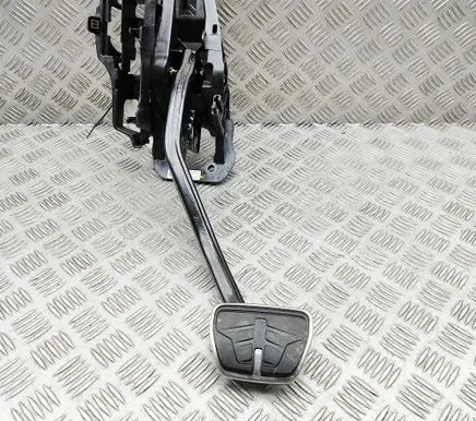 BMW XM Brake pedal 6874279