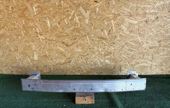 Peugeot 3008 II Front bumper support beam 04120A