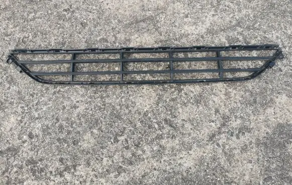 Volvo XC90 Front bumper lower grill 31353373