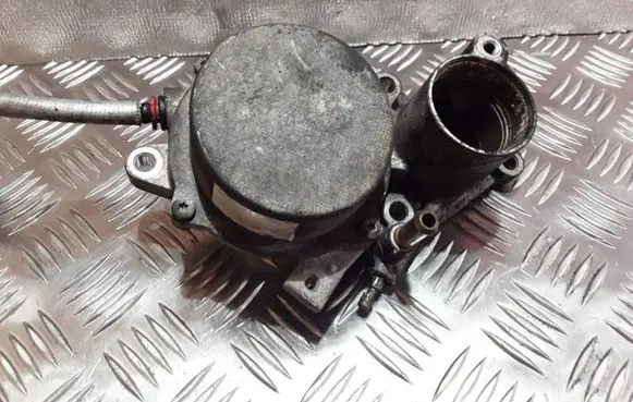 Ford Mondeo Mk III Vacuum pump