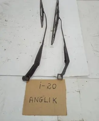 Hyundai i20 (PB PBT) Front wiper blade arm