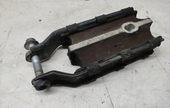 Volvo XC60 Engine mount bracket 8G9N6P082