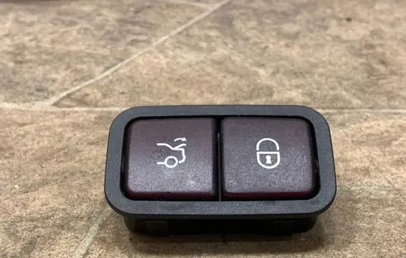 Mercedes-Benz E W238 Tailgate/boot open switch button 2208211479