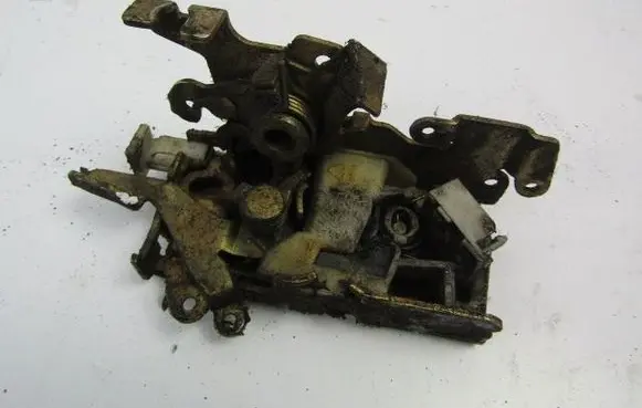 Mercedes-Benz Vito Viano W638 Front door lock 