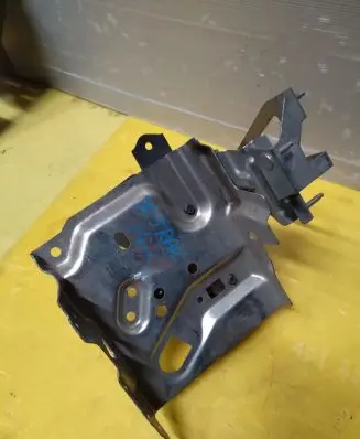 Nissan X-Trail T32 Battery tray 