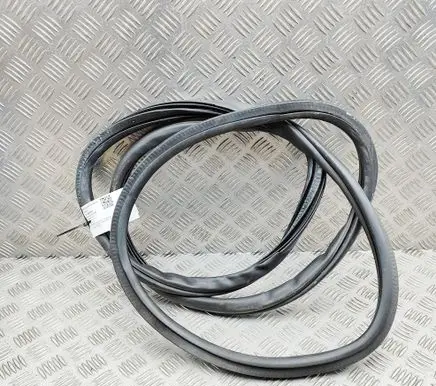 Cadillac Escalade Rubber seal rear door 84507989