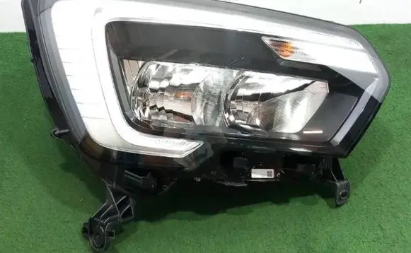 Renault Master III Headlight/headlamp 260105567R 11202208