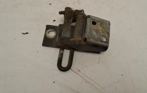 Audi A6 S6 C4 4A Front door upper hinge 4A0831412D