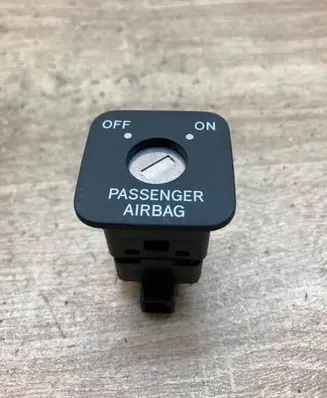 Nissan Qashqai Passenger airbag on/off switch 1366149