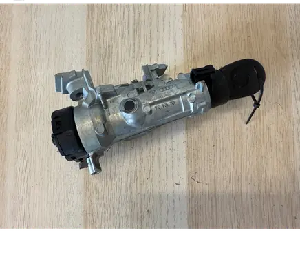 Seat Ibiza IV (6J,6P) Ignition lock 1K0905851
