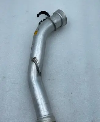 Coolant pipe/hose