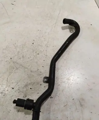 Volkswagen PASSAT B6 Engine coolant pipe/hose 5n0121065