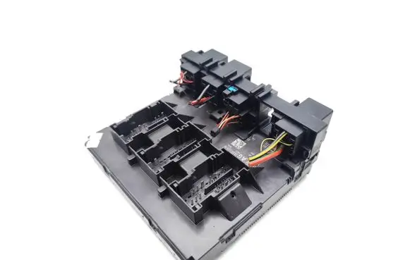 Volkswagen Passat Alltrack Central body control module 3AA937087N