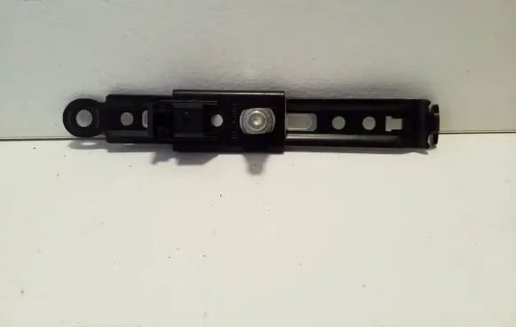 Lexus RX 330 - 350 - 400H Seat belt adjustment rail D526003 D526001