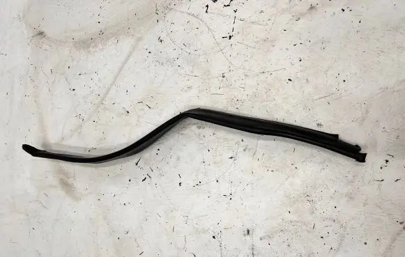 Mercedes-Benz C W204 Engine compartment rubber A2046280898