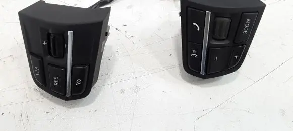 BMW 5 F10 F11 Steering wheel buttons/switches 9229480 610234901D