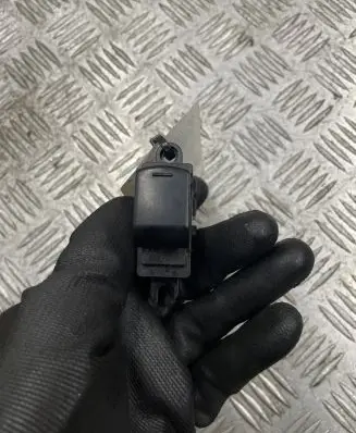 Nissan Qashqai Electric window control switch
