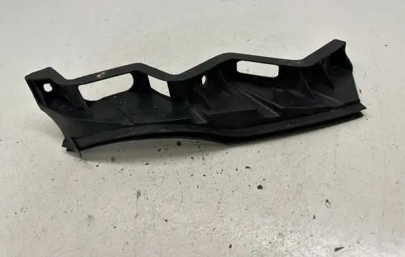 Volkswagen PASSAT B6 Front bumper mounting bracket 3C0807889