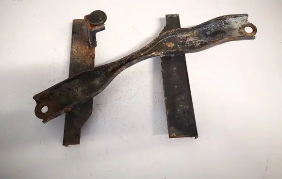 Toyota Auris 150 Battery bracket 