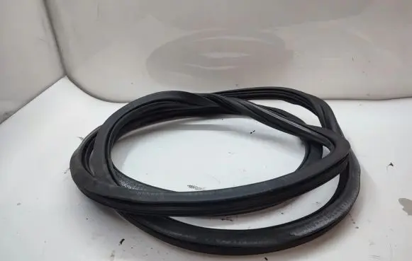 Front door rubber seal