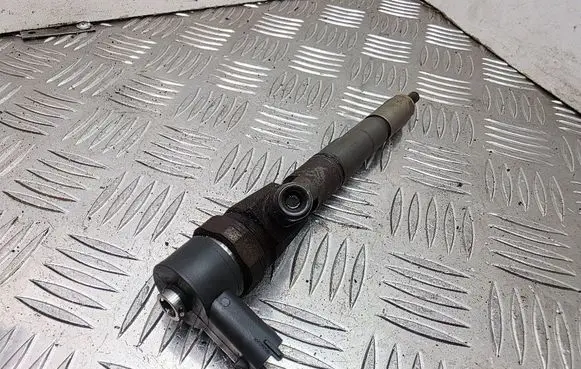 Fuel injector