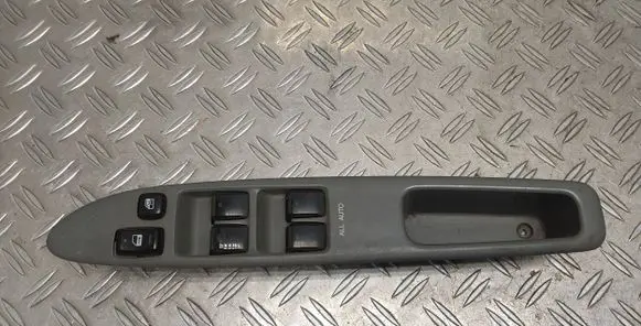 Toyota Avensis Verso Electric window control switch 8404044030 7423244130