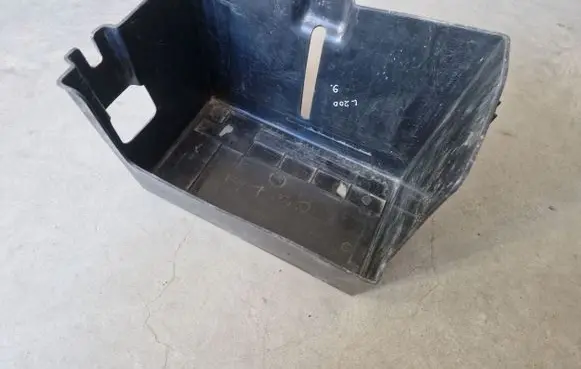 Mitsubishi L200 Battery box tray MN179221