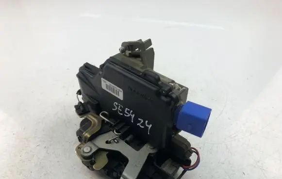 Volkswagen Polo Coupe door lock (next to the handle) 3B1837016BP