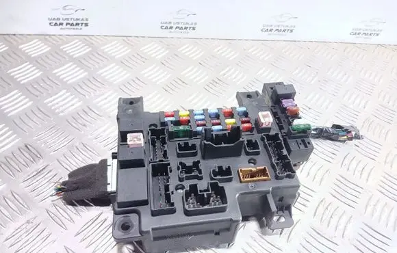 Mitsubishi Lancer VIII Fuse module 8637A321