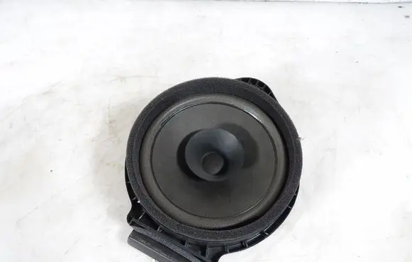 Opel Mokka X Subwoofer speaker 84248776