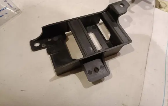 Mercedes-Benz S W221 Front parking sensor holder (PDC) A2218850867