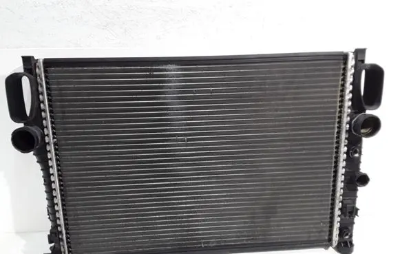 Mercedes-Benz CLS C219 Coolant radiator 2115000102