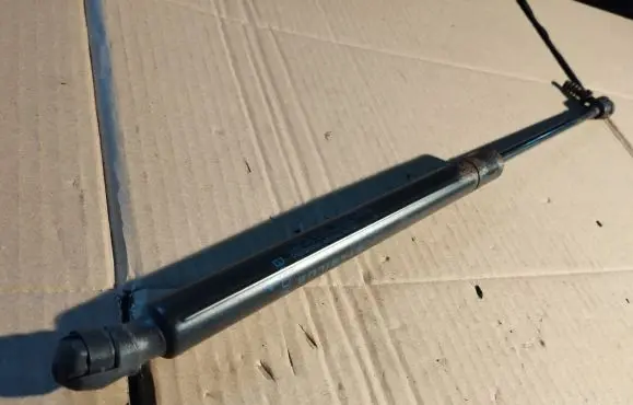 Dodge Journey Tailgate/trunk strut/damper 05178293AC