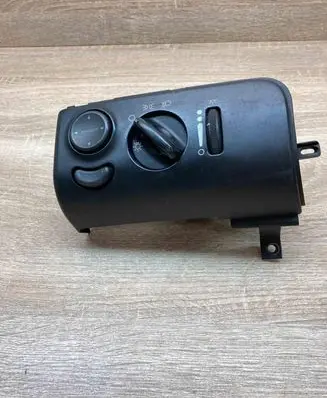 Chrysler Voyager Light switch 04685630 36033E