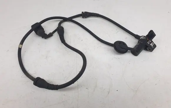 Audi A4 S4 B7 8E 8H ABS brake wheel speed sensor 0265006682