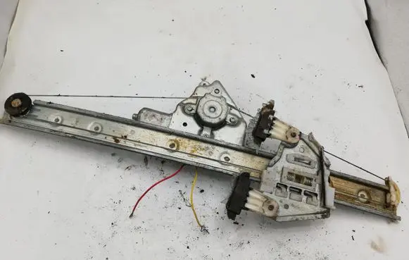 Suzuki Grand Vitara II Rear door window regulator with motor 8343065J00 2621003520