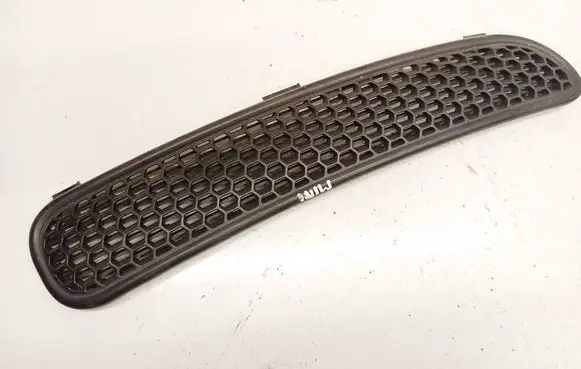 Mini One - Cooper R50 - 53 Wiper trim 7122506