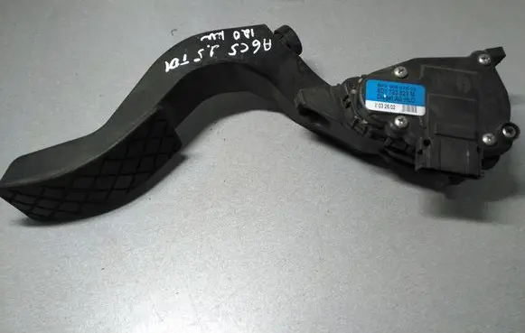 Audi A6 S6 C5 4B Accelerator throttle pedal 8D1723523M