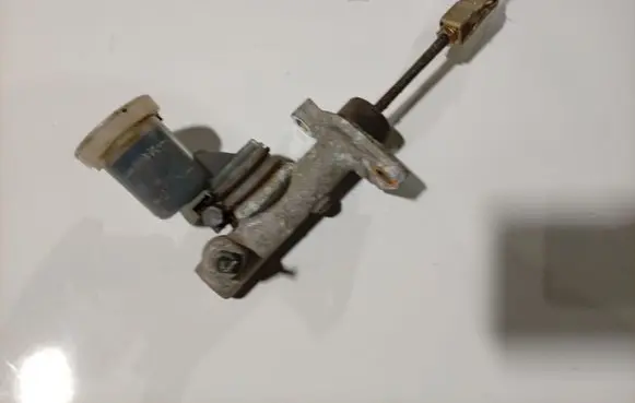Nissan Serena Clutch master cylinder