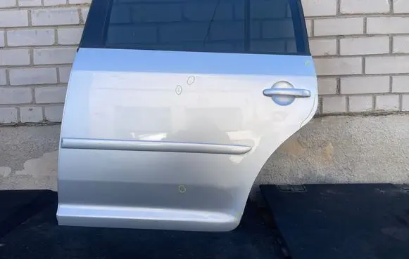 Volkswagen Touran II Rear door 