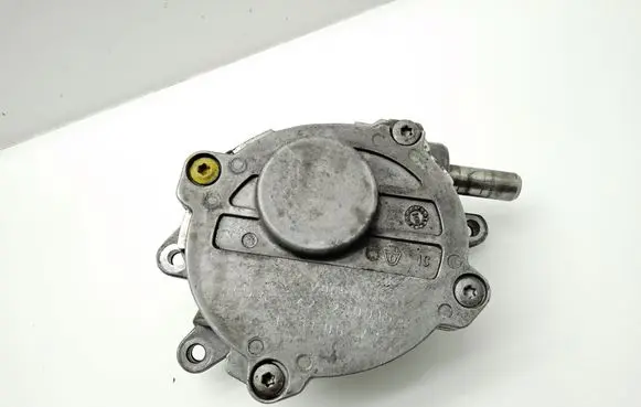 Mercedes-Benz E W211 Vacuum pump A6422300165
