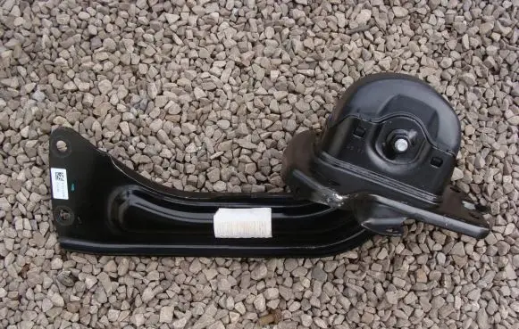 Volvo XC40 Rear control arm P32315696