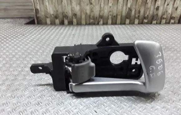 Hyundai Santa Fe Rear door interior handle C60732J4S4
