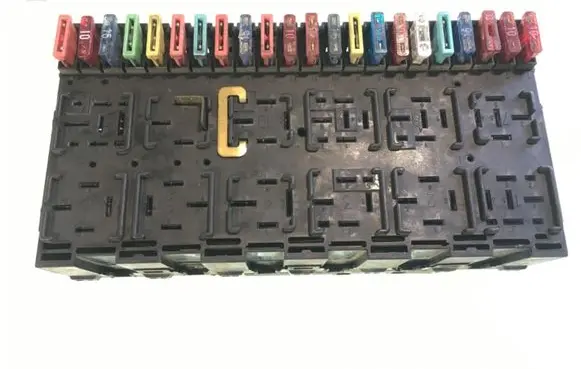 Volkswagen PASSAT B3 Fuse module 357937039