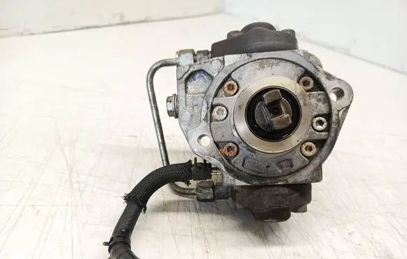 Toyota Corolla Verso AR10 Fuel injection high pressure pump 221000R020