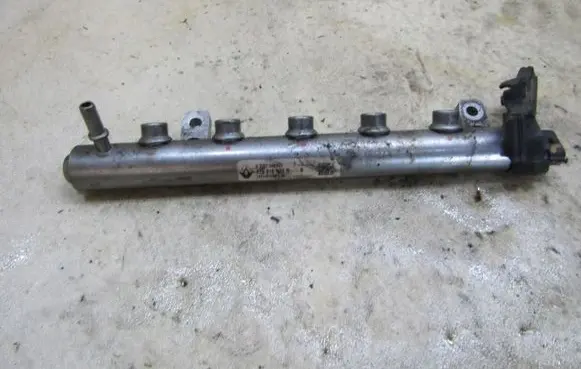 Opel Vivaro Fuel main line pipe 175219420R