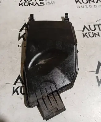 Mercedes-Benz C W203 Fuse box cover A2035451403