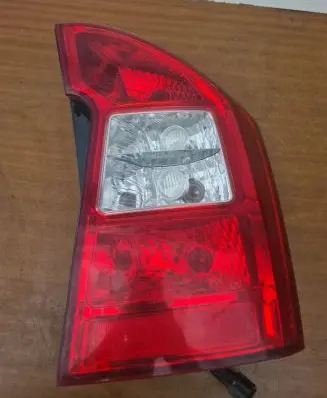 KIA Carens II Rear/tail lights