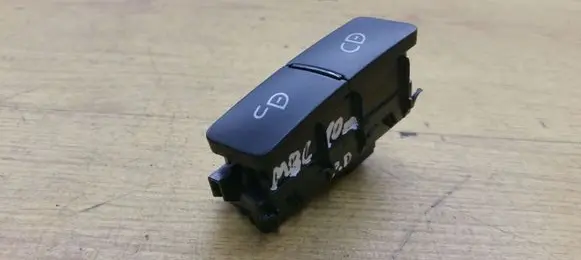 Mercedes-Benz C W204 Central locking switch button A2048706410