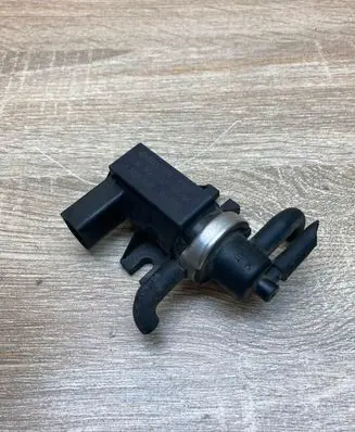 Volkswagen Transporter - Caravelle T5 Turbo solenoid valve 1J0906627C 72290320